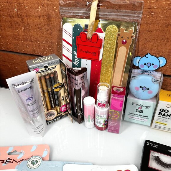 The Creme Shop 14 Pcs Gift Christmas Variety Makeup, Face Mask, Nail File,Eye - Picture 8 of 8